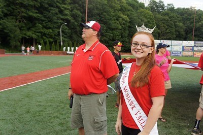 Ms Mohawk Valley sings the national anthem