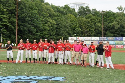 Mohawks players thanking the athletic trainers