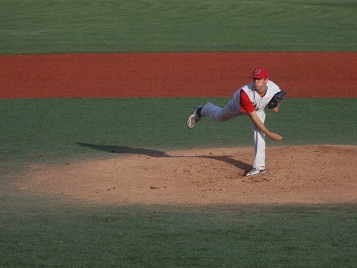 Austin Keen delivers a pitch to the Glens Falls Dragons