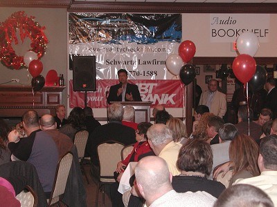 Ron Darling addresses the sellout crowd