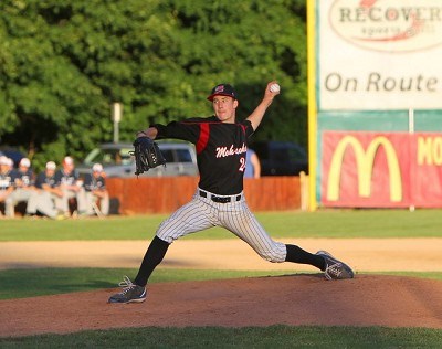 Dylan Dwyer (Kentucky) delivers a pitch