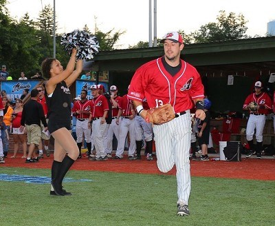 Right fielder Jack Czeszewski of Illinois St. takes the field.